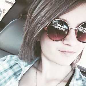 Meet your Posher, Roxie