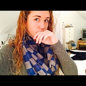 Meet your Posher, Caitlin