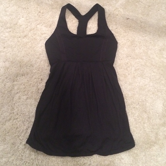 Lululemon black top