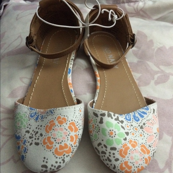 Old navy sandals