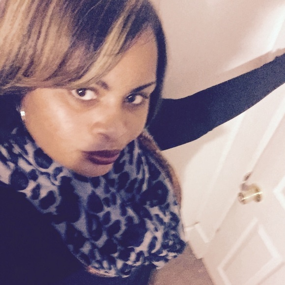 Meet your Posher, Renda - Picture 1 of 1