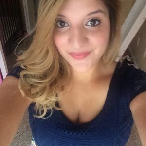 Meet your Posher, Yesenia