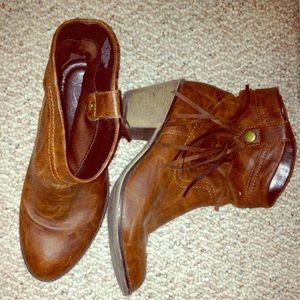 Heeled cowboy booties