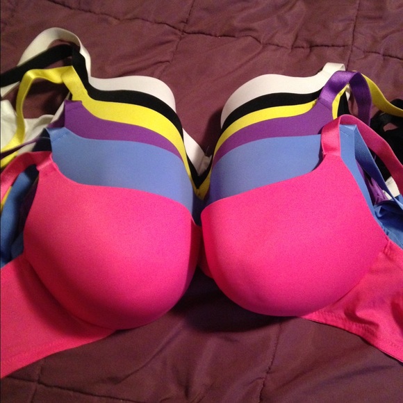 6 size 42DD bras