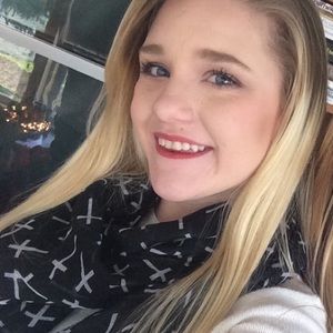 Meet your Posher, Dani