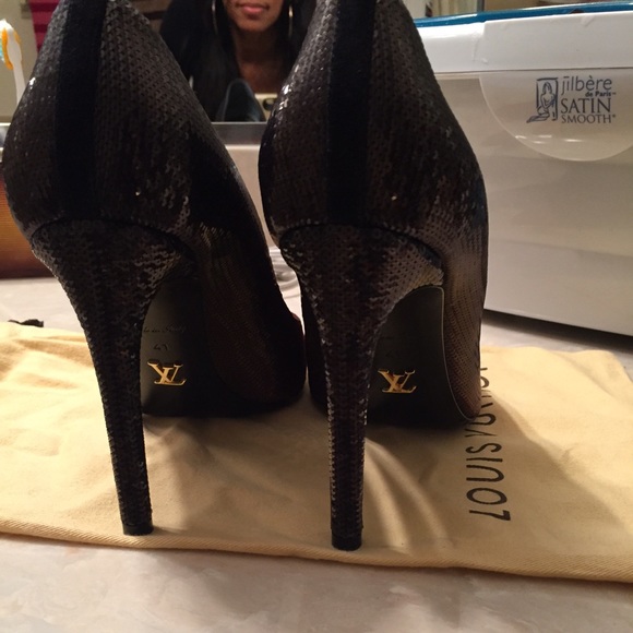 100% authentic Louis Vuitton Radiant Pump Heel - Picture 5 of 10