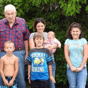 Meet your Posher, Felicia