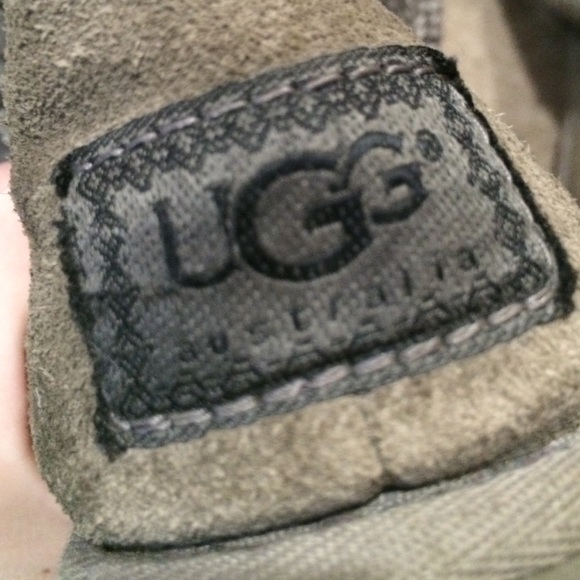 🚫SOLD🚫 Gray Knit Uggs - Picture 2 of 4
