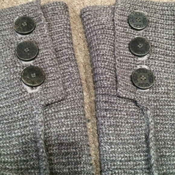 🚫SOLD🚫 Gray Knit Uggs - Picture 3 of 4