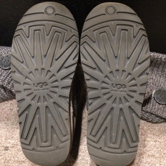 🚫SOLD🚫 Gray Knit Uggs - Picture 4 of 4