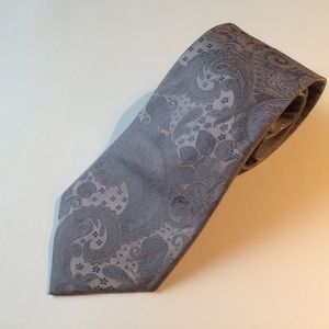 ALFANI tie, GRAY PAISLEY, great cond., 100% SILK