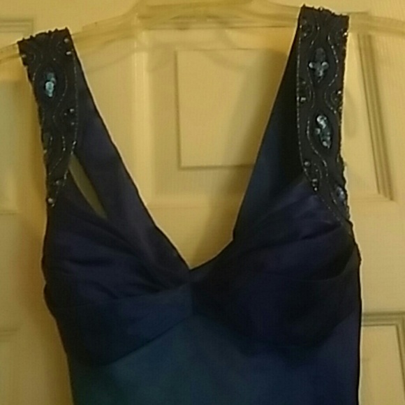 Prom dress evening gown - Picture 2 of 4