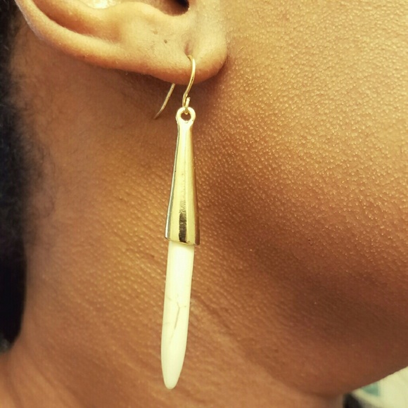 White turquoise tassel earrings - Picture 2 of 2