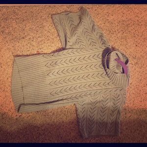 Short sleeve sweater