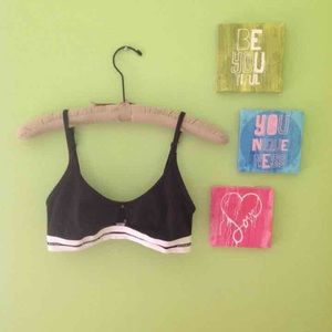 BNWOT Victoria's Secret Keyhole Bralette