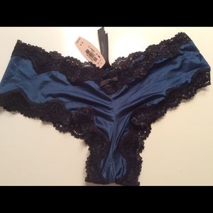 Brand new Victoria's Secret panties sz-S
