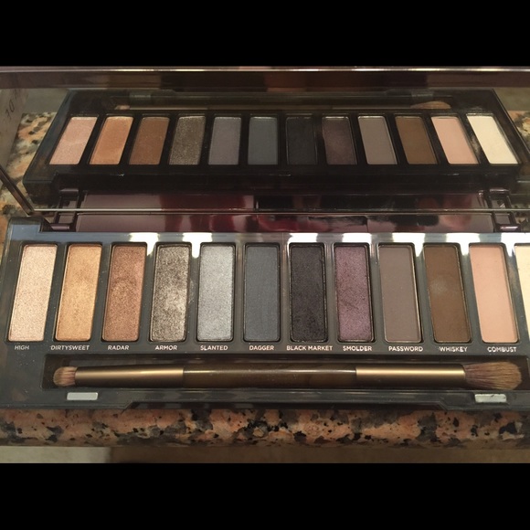 Urban Decay Naked SMOKY palette IN BOX