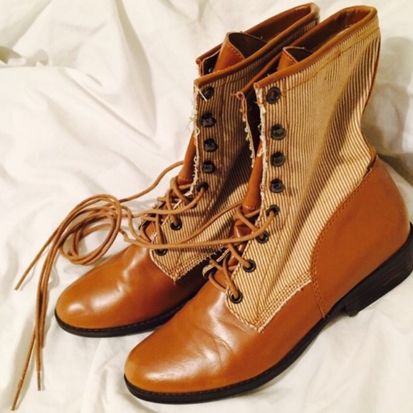 UO Ankle Boots - Picture 2 of 3