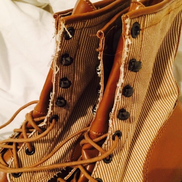 UO Ankle Boots - Picture 3 of 3