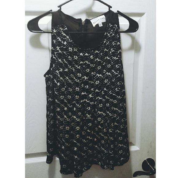 Olive& Oak Pleated Blouse