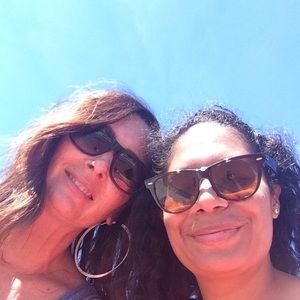 Meet your Posher, Dominique