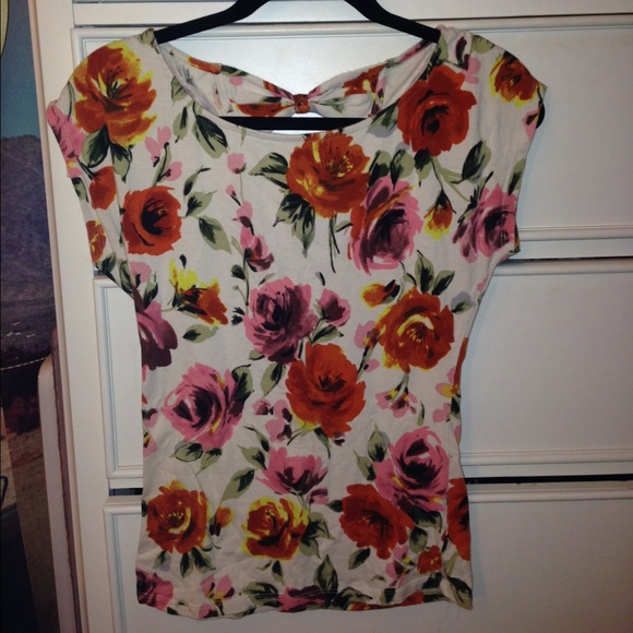 Floral print shirt with bow back detailing