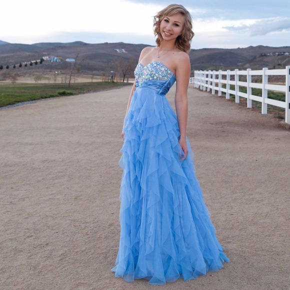 2014 Prom Dress! - Picture 1 of 4