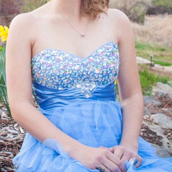 2014 Prom Dress! - Picture 4 of 4