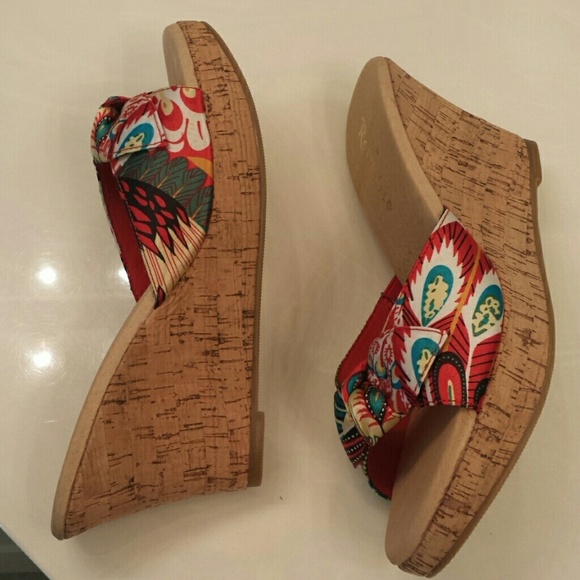 Shoes - Picture 3 of 4