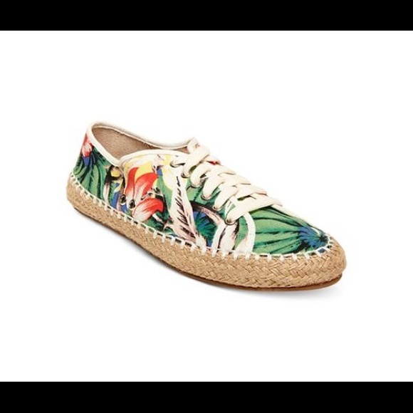 BNWT Steve Madden Floral Broadwlk shoes  Size 9