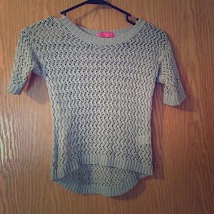 Comfy silver top- girls size M 7-8 years.