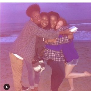 Meet your Posher, Niya