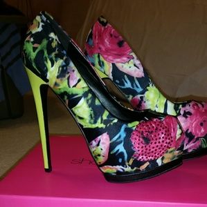 Multi color pink green heels