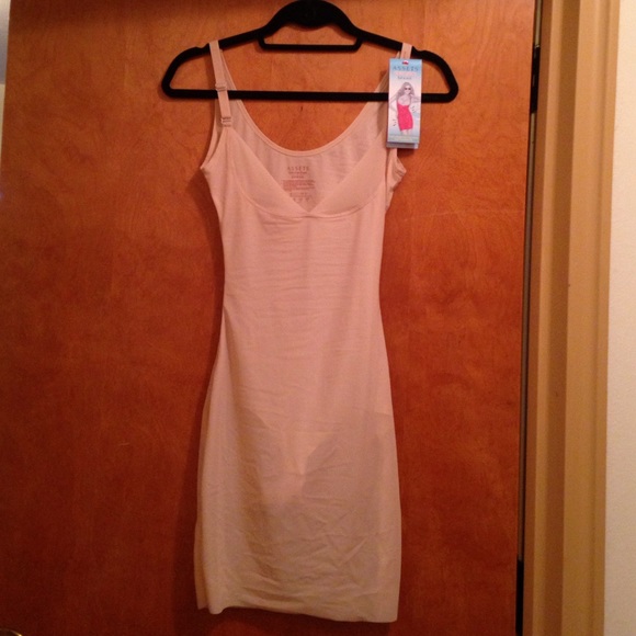 Assets by Spanx body slip