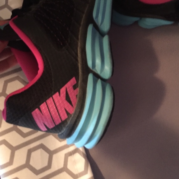 Nike girl Tenno shoes - Picture 2 of 4