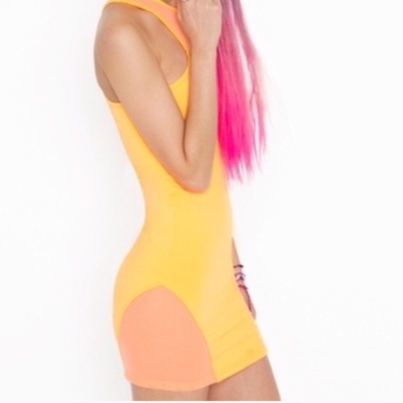 DRESSES FOR SALE 🌸 - Picture 4 of 4