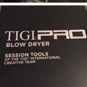 TIGI PRO blow dryer