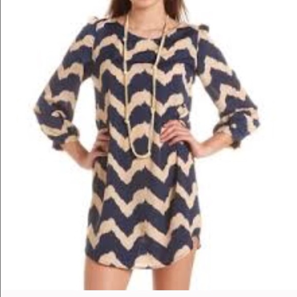 NWOT. Chevron black and beige dress!!😎😎
