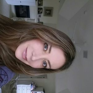 Meet your Posher, Claudia