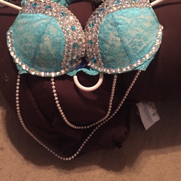 Gorgeous teal Rave Bra - Picture 2 of 4