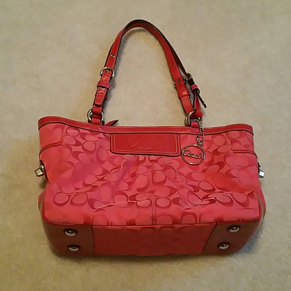 SOLD! Coach handbag - Picture 2 of 4