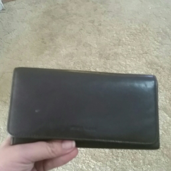 Brown genuine leather Nine West trifold wallet - Picture 1 of 4