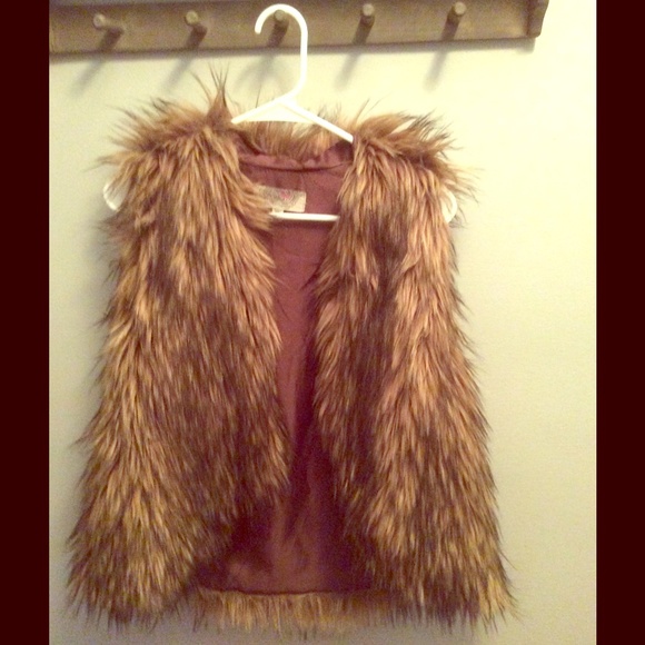 URBAN OUTFITTERS Fur Vest
