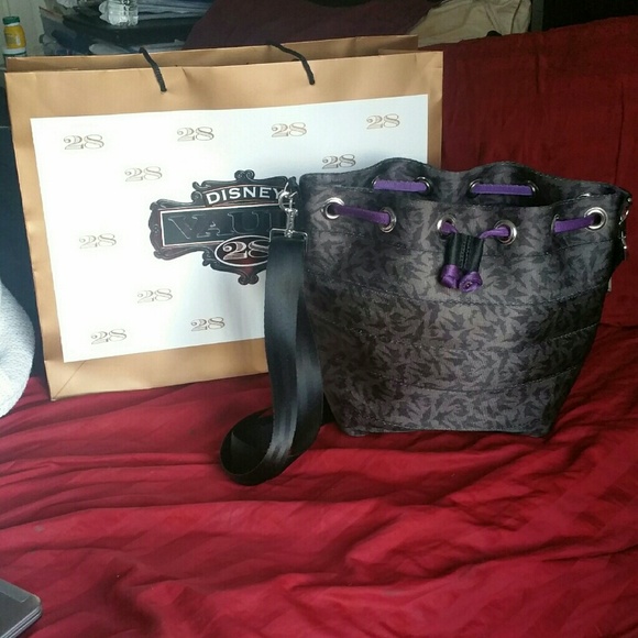 ✔✔SOLD✔ ✔  Harvey's Disney Nightmare B4 Xmas 💜