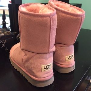 Pink uggs