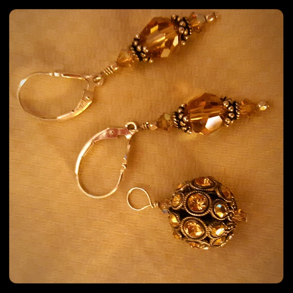 SWAROVSKI CRYSTAL CHARM /EARRINGS SET