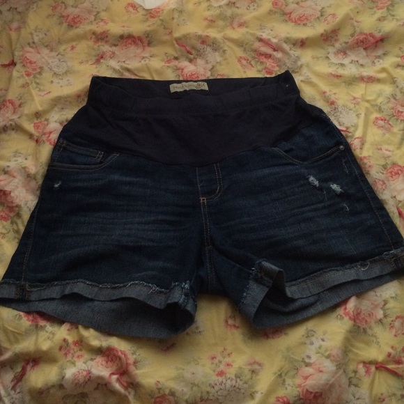Maternity shorts