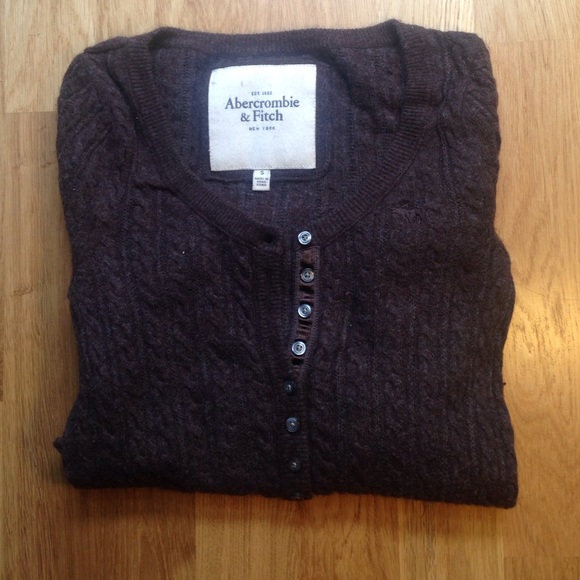 Brown Abercrombie and Fitch sweater