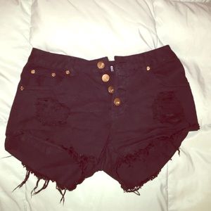 Cotton On frayed mid rise shorts