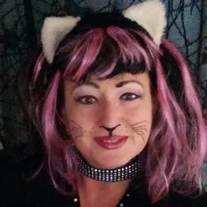 Meet your Posher, Cat